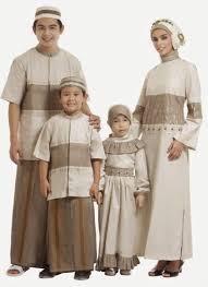 10 Model Baju Muslim Keluarga Paling Populer