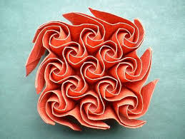 Origami tessellations P1 Images?q=tbn:ANd9GcQ3uCCqy2VVVPEOlES-cmkeAJ6947hGElXOAVN4gmigB8a9YftSRQ