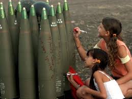 Voila comment on joue chez les enfants palestiniens Images?q=tbn:ANd9GcQ5JZQANdiWdwSF11W3B1C4HI2VUIv8z5zVDLFsCy2FzfxLTRuA