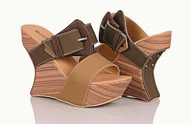 Foto Gambar Trend Model Sandal Sepatu Wedges Unik Terbaru ...
