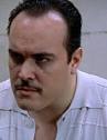 Enrique Morales (prisioneiro 00M871) é um personagem de Oz interpretado por ... - Enrique_Morales