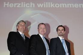 Die neue Führungsriege der Kickers: Gerhard Baumeister, Rainer Lorz, Tobias Schlauch (v. li.) – es fehlt Guido Buchwald, der bei der Auslosung der ... - media.media.1a523632-bcc0-4c53-87a0-5d452776ef55.normalized