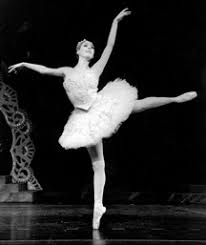 Christina Gibbs danced the lead roles of Dew Drop Fairy and Sugarplum Fairy in Westside Ballet\u0026#39;s productions of The Nutcracker (1990-91, 1993). - gibbs3