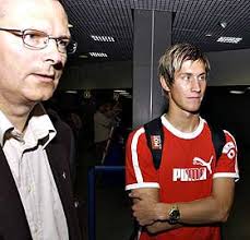 (Dagbladet.no): Den tidligere Glimt-spilleren Ernst Pedersen (51) er ansatt som ny direktør i Bodø/Glimt, melder klubben på sin egen hjemmeside. - ernstpedersen280