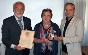 Karla Etschenberg erhält Hirschfeld-Medaille für Lebenswerk
