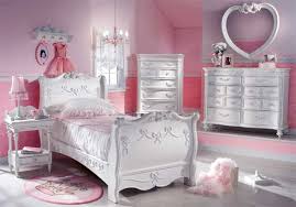 أجمل غرف نوم للأطفال... - صفحة 3 Images?q=tbn:ANd9GcQRuGK5pG6Zs_wwb9b-uClk3kWIv-3AueO8_M9IATfDFa6W11AN