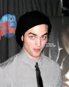 Posted by Robin Paulson Categories: Adaptation, Drama, Romance, ... - robert-pattinson-confused