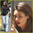 Mila Kunis displays some kooky expressions as she chats over lunch at Hugo's ... - mila-kunis-kooky