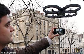 AR parrot drone peswat mini changih dikendalikan dengan wifi Images?q=tbn:ANd9GcQnaUOebVe185S80cKHGFxK7Lv3TBJfYbU21PrFbGlYim-fGC9W2g