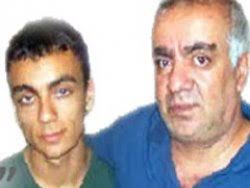 Oğlum canlı bomba olacak kurtarın İsmail Ercan. Baba İsmail Ercan, oğlu Berk&#39;i kurtarmak için her yolu denedi. sonhaberler 2012-09-26 05:55:02 - 69658-oglum-canli-bomba-olacak-kurtarin