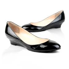 small size flat wedge shoes in patent black leather good for work