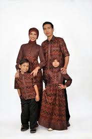 Busana Muslim Couple Keluarga Ayah Ibu dan Anak | Model Baju Batik ...