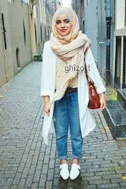 Padu Padan Hijab dengan Celana & Outer yang Cocok Untuk Hang Out ...