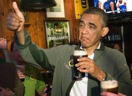 Barack Obama refuse de révéler la recette de la bière au miel de la Maison Blanche Images?q=tbn:ANd9GcR8A2yE2lIAzIzvY14TH7k1lQgDTQAkXVoByjNjiF2evWc65dzc&t=1