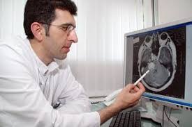 Dr. Siamak Asgari ist der neue Mann an der Spitze der Neurochirurgischen Klinik im Klinikum. Seit wenigen Wochen hat der gebürtige Bonner nun das Ruder in ... - 521377_preview