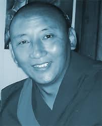 Laama Lobsang Darjy. Lama Lobsang on sündinud Ida-Tiibetis 1967 aastal. 13 aastasena läks ta Rajha kloostrisse. 20&#39;ne aastaselt oli ta kloostri rituaalide ... - 4700977