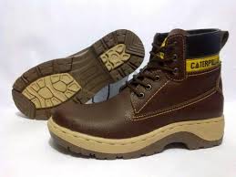 Harga Jual Sepatu Gunung Caterpillar Tracking Boots Outdor Hiking ...
