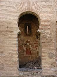 Wie aus Toledos Moscheen Kirchen wurden, aus Minaretten Glockentürme – das untersuchte Tobias Rütenik in seiner Diplomarbeit „Transformation von Moscheen zu ...