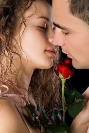 поцілунок троянда він і вона