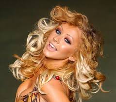 Christina Aguilera entre los mejores 15 cantantes que se aclararon el cabello Images?q=tbn:ANd9GcRvdb2NeE8A4vdvl1qYkJhMwRbxgNMb9flTV5RJr8BQQQMmqGuOpw&t=1