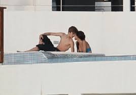 Justin Bieber and Selena Gomez Pictures 2012