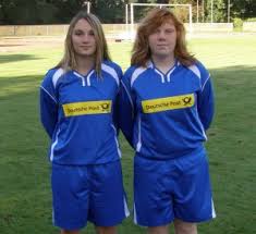 Vor kurzem wurden die beiden D-Junioren Fußballerinnen der TSG Calbe Sophie Foitzik und Janine Wende für die U14-Kreisauswahl des Kreisfußballverbandes ... - foitzik-wende1-300x275