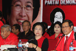 Fachry Ali: PDIP tak Menjamin Perkuat SBY. Headline. inilah.com - 412811