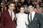 BREAKING DAWN PREMIERE: Twi-Hards Camp Out For Days to Witness Red ...