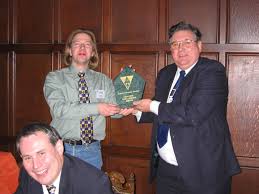 ES2002 / John Ivinson presents the MI Prize to Lars Nolle. - John%20Ivinson%20presents%20the%20MI%20Prize%20to%20Lars%20Nolle_jpg