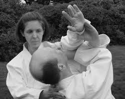Andrea Pietsch (2. Dan Aikido) hat im April 1992 in der Aikido-Gruppe der TU Braunschweig mit Aikido angefangen. Sie ist Schülerin von Jean-Luc Subileau (6.