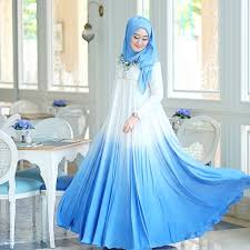 15 Model Baju Muslim untuk Pesta ala Dian Pelangi