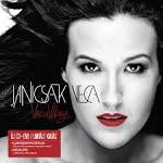 November 6-án megjelent Janicsák Veca első önálló stúdióalbuma, ... - JanicsakVeca_VecaVilaga_CDDVD_front