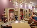 Retail Store - Shabby Chic - Display Fixtures - Cases 1