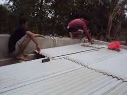 Memasang Atap Rumah Sementara dengan Asbes - YouTube