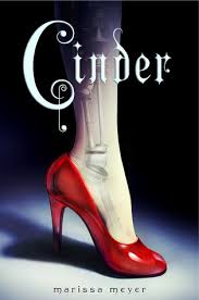 Cinder (Lunar Chronicles, #1) Cinder (Lunar Chronicles, #1)