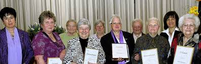 Ausgezeichnete Landfrauen: (von links) Helga Wohlschlegel, Lisa Schröder, Elsa Zürcher, Erna Zürcher, Marie Fischer, Vorsitzende Hildegard Kern, ... - 29530722