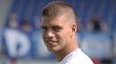Als zentraler Mittelfeldspieler bekleidet Lennart Hartmann eine Position im ...