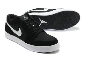 Air_Jordan_AJ_V_2_Low_Mens_Shoes_2014_Black_White.jpg