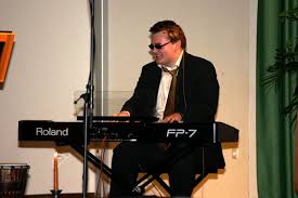 Wenn Peter Frasch am E-Piano rockt, hat er sichtlich Spaß daran ... - 1554927_web