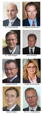 Dem künftigen Axa-Vorstand wird eine Frau angehören, denn Anette Rosenzweig, bisher schon im DBV-Winterthur-Vorstand, wird auch künftig zur Chefetage ...
