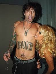Celebrity Tommy Lee With Writing Tattoo