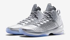 The 10 Best Basketball Shoes for Big Men - Plus 2 Clothing