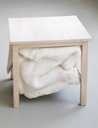 Katinka Bock Landschaft unter dem Tisch, 2009. Holz, Terracotta 70x70x60cm. Installationsansicht Kunstverein Nürnberg – Albrecht Dürer Gesellschaft; ...