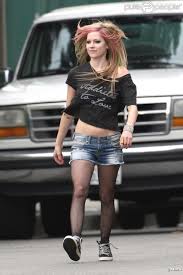 pic of avril lavigne what the hell Images?q=tbn:ANd9GcTrqi1eyj0GQp2UjZkuCjseMheih3WAsRolF2BjRBawDLUgZCAK9w&t=1