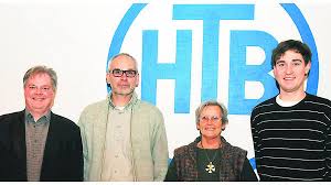 Vorsitzender Detlef Dräger (von links) muss sich 2010 von Geschäftsführer Uwe Weinert, Kassenwartin Margret Hauk und FSJ-Kraft Nils Barlage verabschieden ... - _heprod_images_fotos_1_12_51_20100125_htbneu_c8_2215958