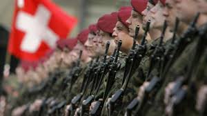 Le chef de l'armée veut 725 millions de francs de plus par année Armee-soldat-suisse