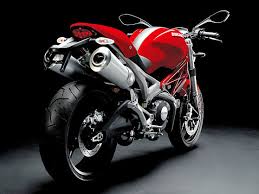 Ducati Monster 696 -