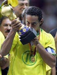 رونالدينيو 233px-Ronaldinho