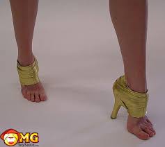 http://t3.gstatic.com/images?q=tbn:LYwjInLtMFxNHM:http://www.omgsoysauce.com/wp-content/uploads/2009/05/funny-shoes-no-soles.jpg