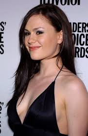 Anna Paquin Biography and
